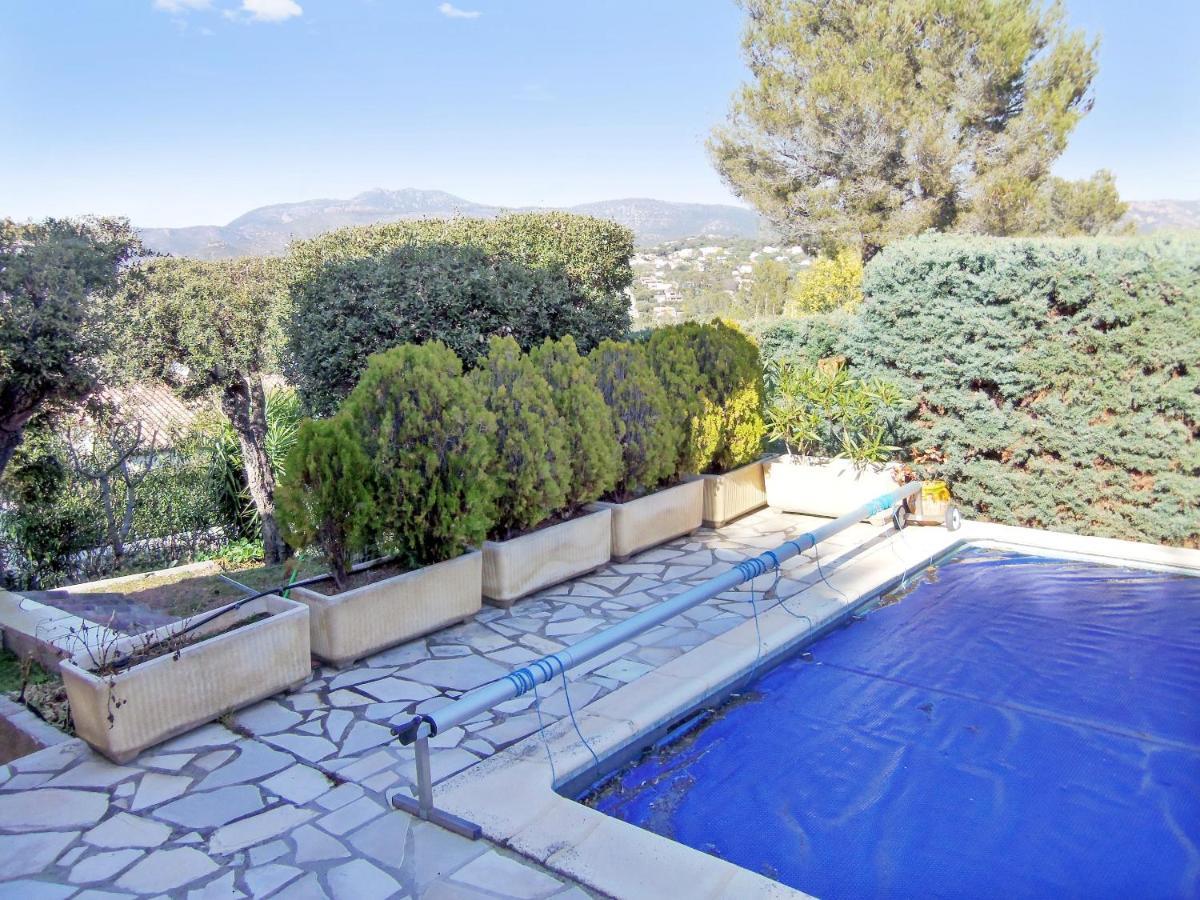 Villa Avec Piscine A Saint-Raphael Et Vue Sur La Montagne Exterior foto